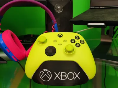 Xbox Controller Stand With Logo - 3D printed Xbox controller stand
