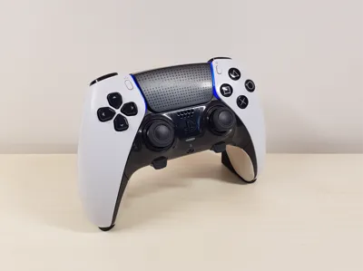 Invisible PS5 Edge Controller Holder Minimalist - 3D printed PlayStation controller stand