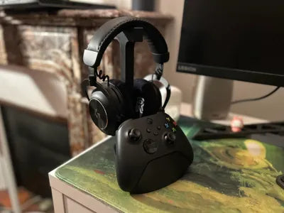 Xbox Controller And Headphone Stand - 3D printed Xbox controller stand